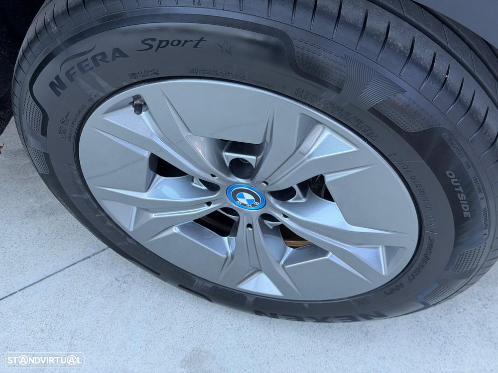 BMW iX2 eDrive20 - 15