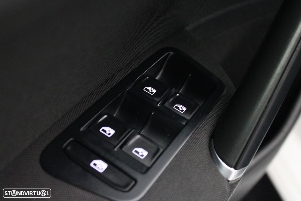 VW e-Golf AC/DC - 25