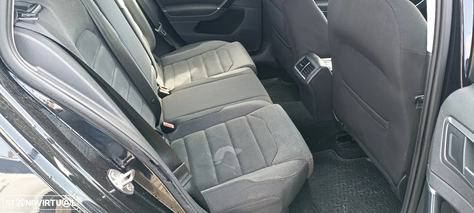 VW Golf Variant 1.6 TDi Highline DSG - 18