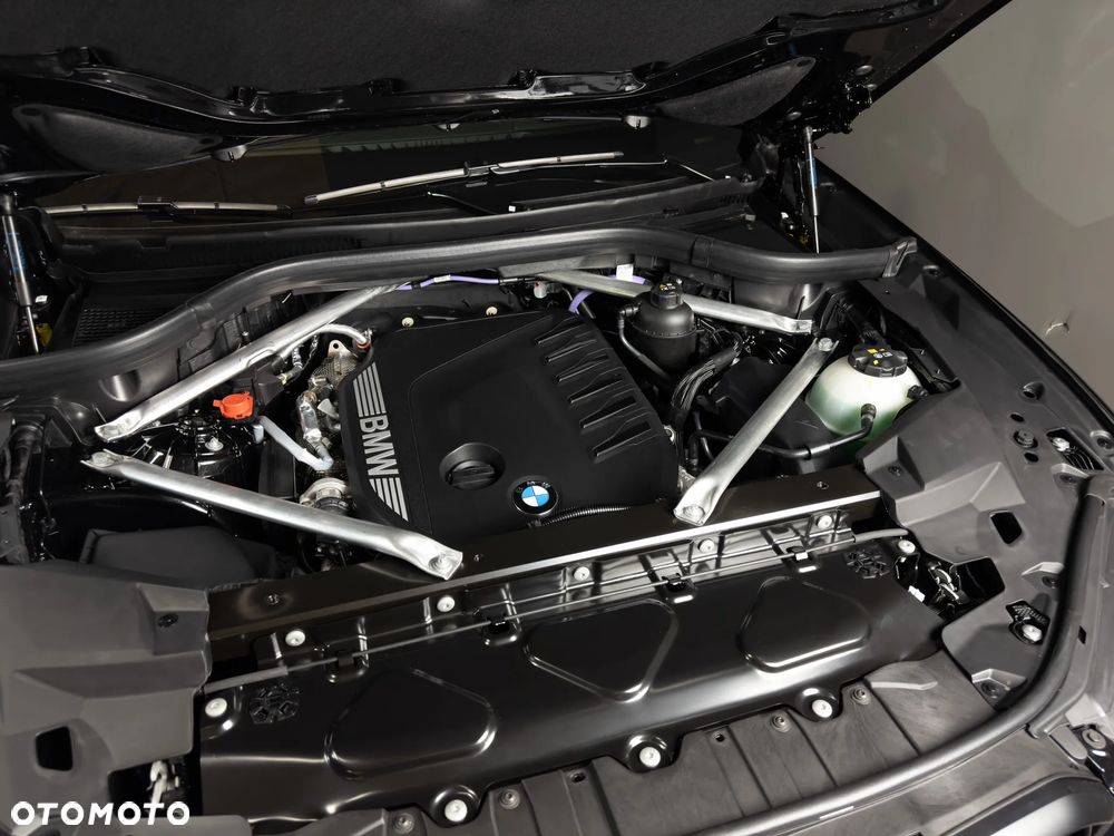 BMW X6 xDrive40d mHEV - 33