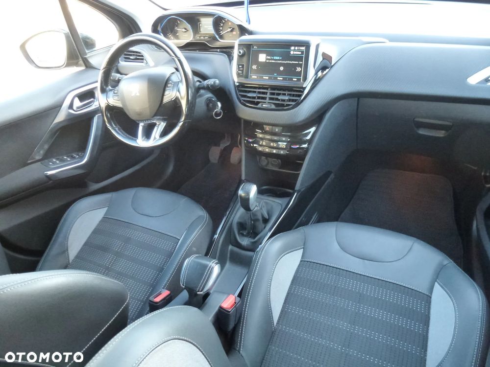 Peugeot 2008 BlueHDi 100 STOP & START Style - 18