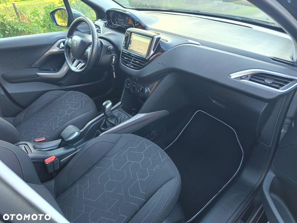 Peugeot 2008 - 8