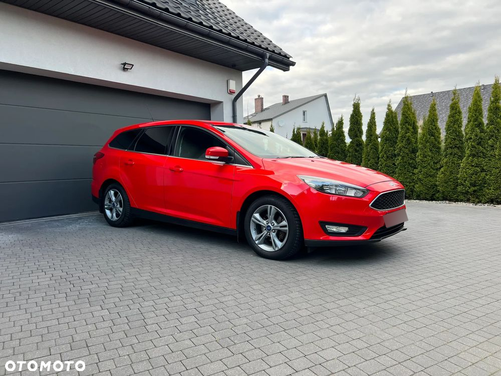 Ford Focus 1.5 TDCi Red Edition - 2