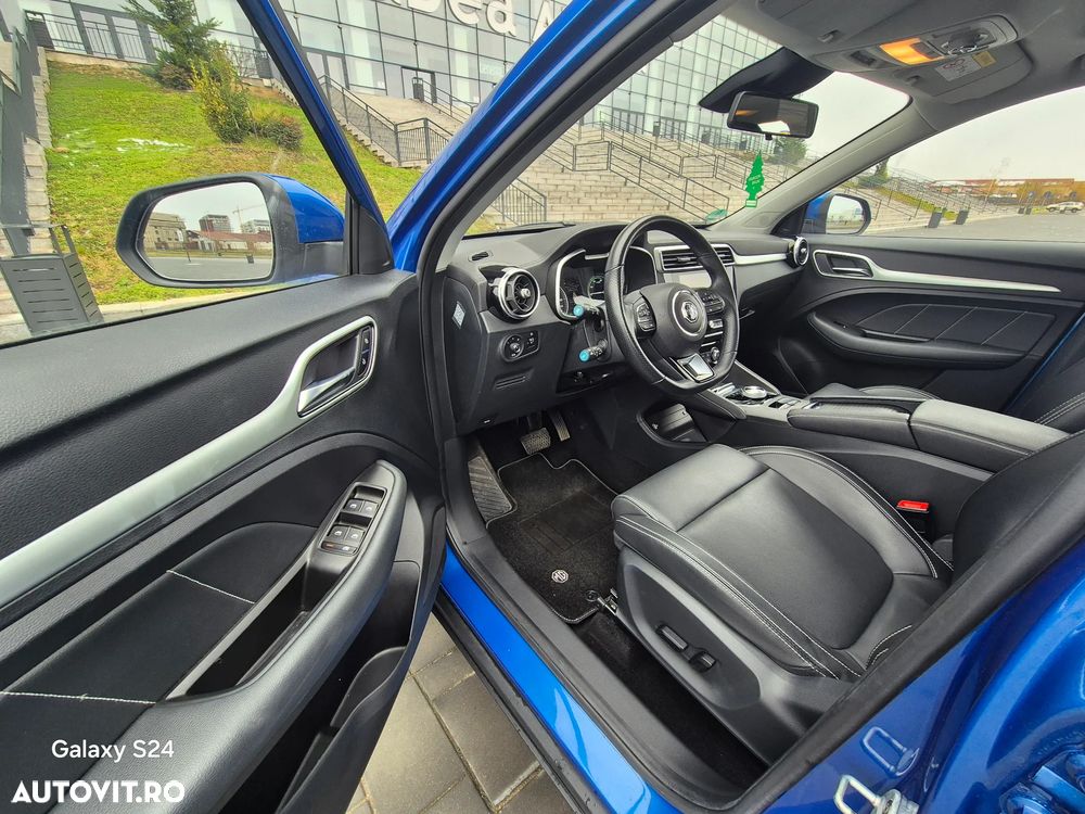 MG ZS EV Luxury - 8