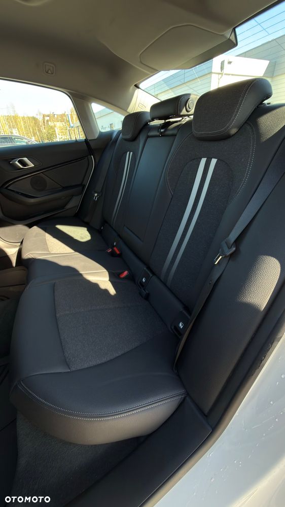 BMW Seria 2 218i - 15