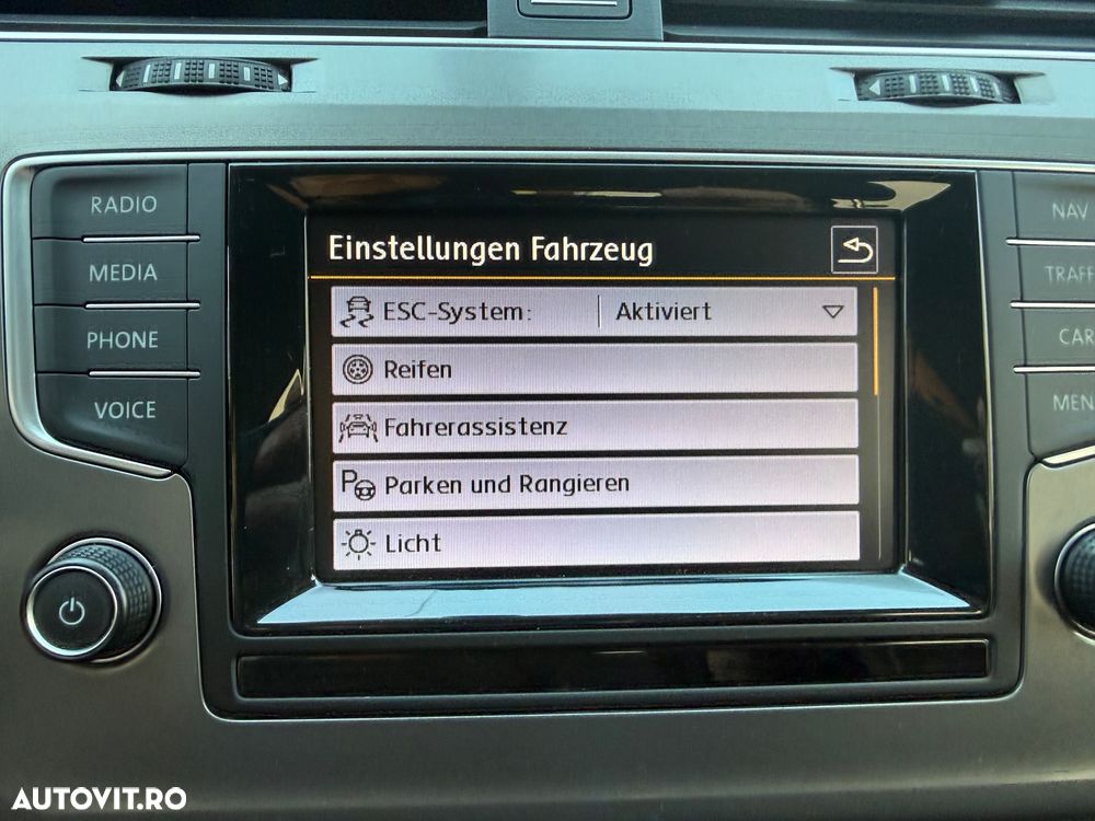 Volkswagen Golf 1.6 TDI (BlueMotion Technology) DSG Comfortline - 24