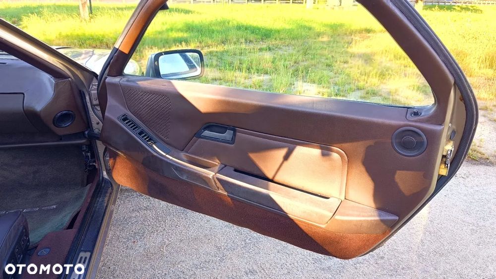 Porsche 928 - 26
