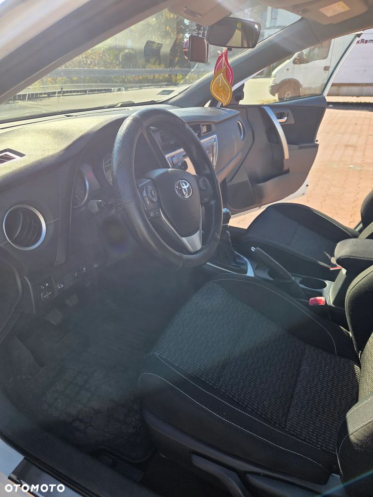 Toyota Auris - 7