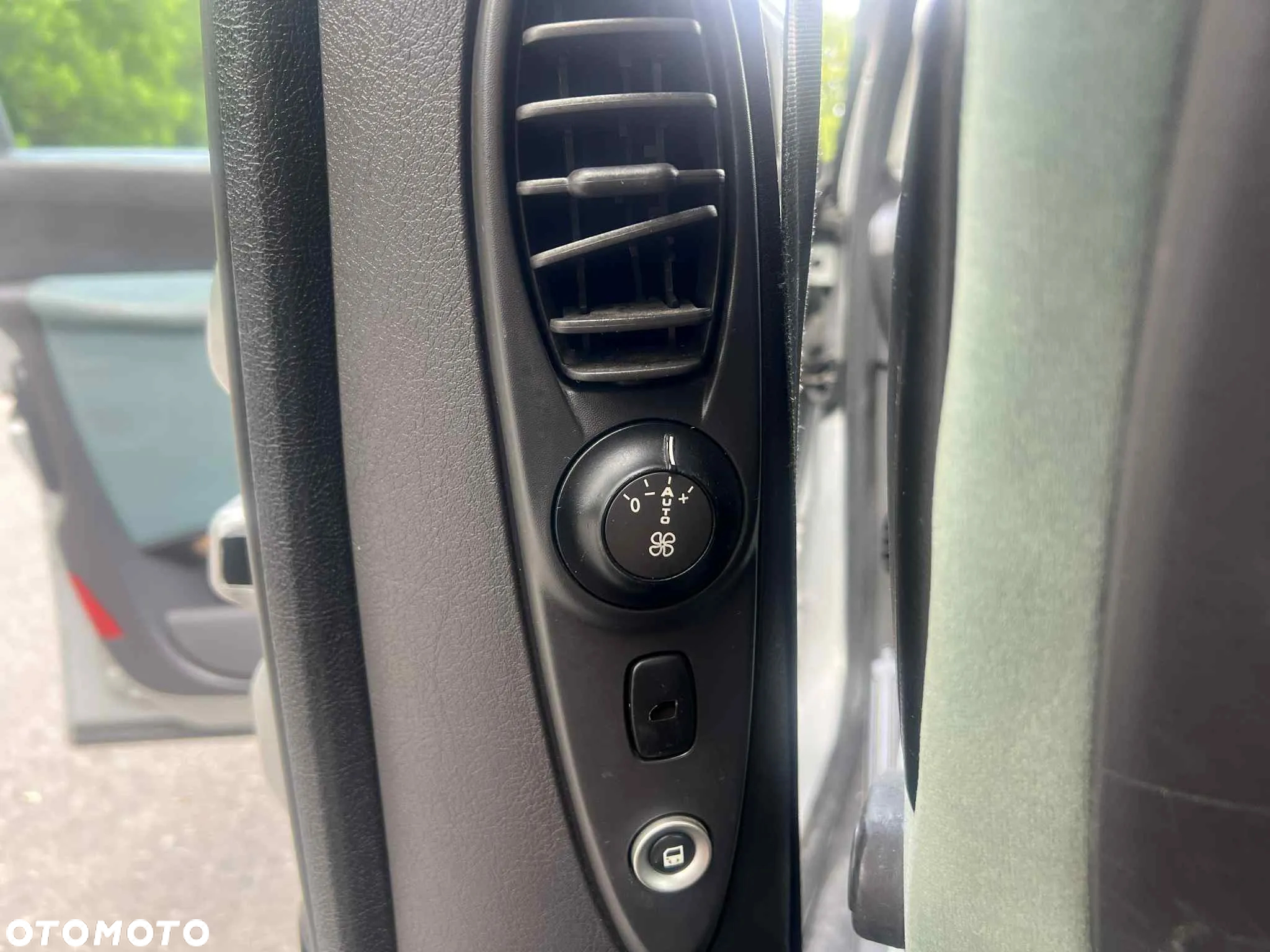 Peugeot 807 2.0 HDi SR - 19