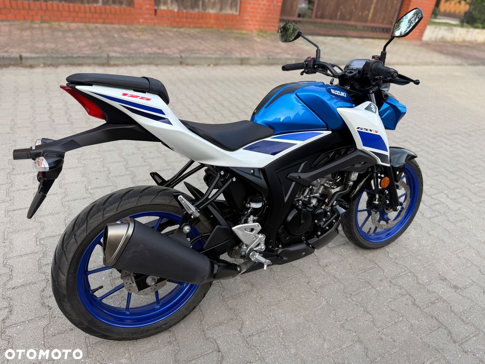 Suzuki GSX - 11