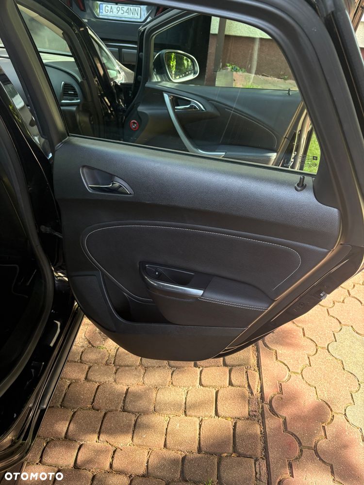 Opel Astra 1.6 T Cosmo - 13