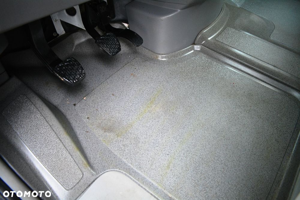 Volkswagen CRAFTER 35 2.0 TDI - 22