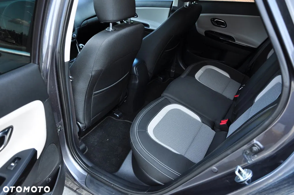 Kia Ceed - 26