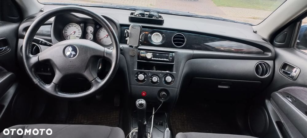 Mitsubishi Outlander 2.0 Comfort 4WD - 10