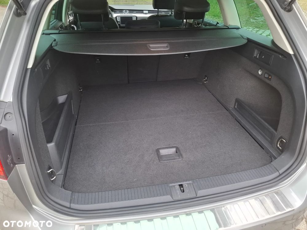 Volkswagen Passat 2.0 TDI SCR DSG Highline - 9