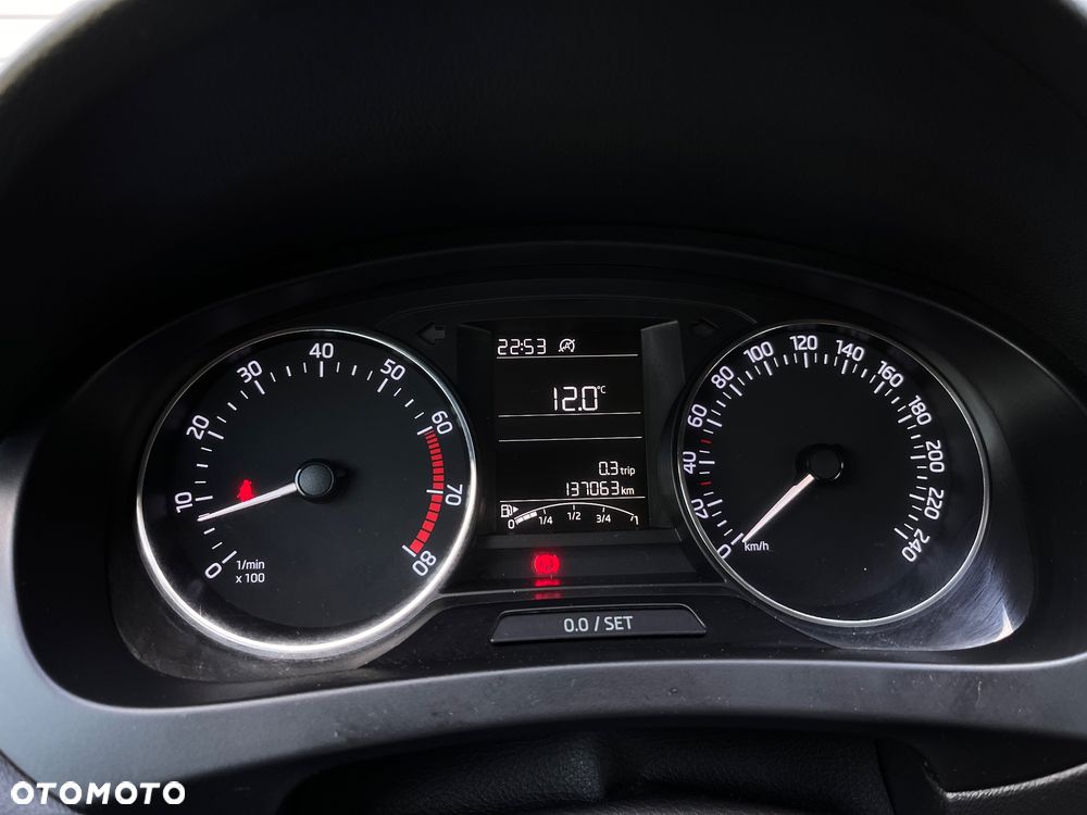 Skoda RAPID 1.2 TSI Style - 14