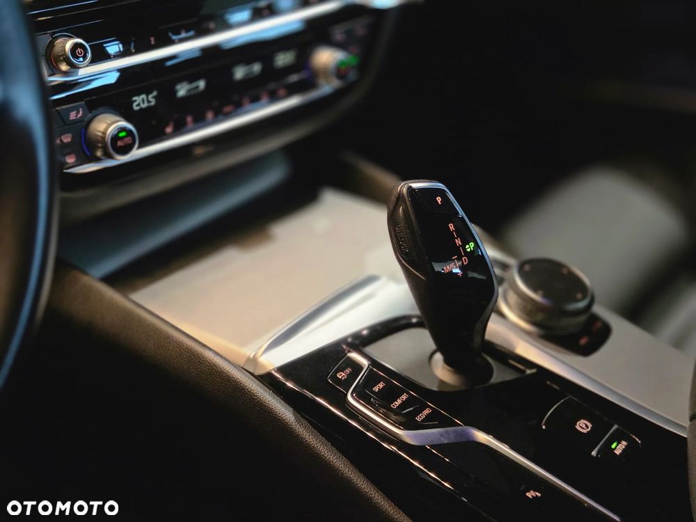 BMW Seria 5 520d xDrive MHEV - 20