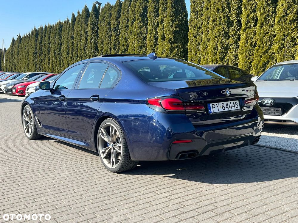 BMW Seria 5 M550i xDrive - 4