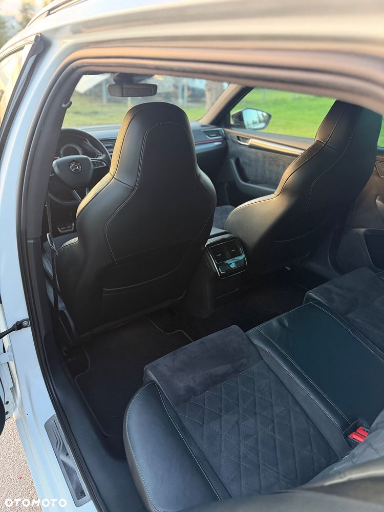 Skoda Superb 2.0 TDI 4x4 DSG Sportline - 14