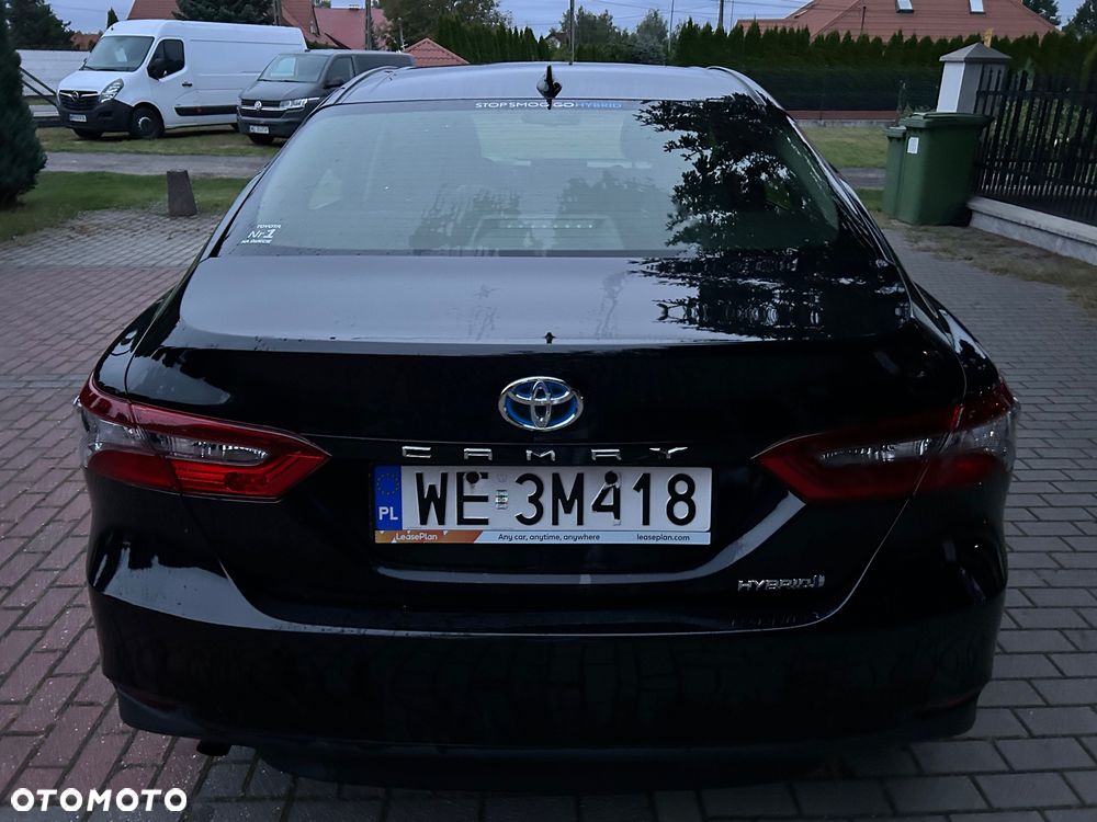 Toyota Camry 2.5 Hybrid Comfort CVT - 18