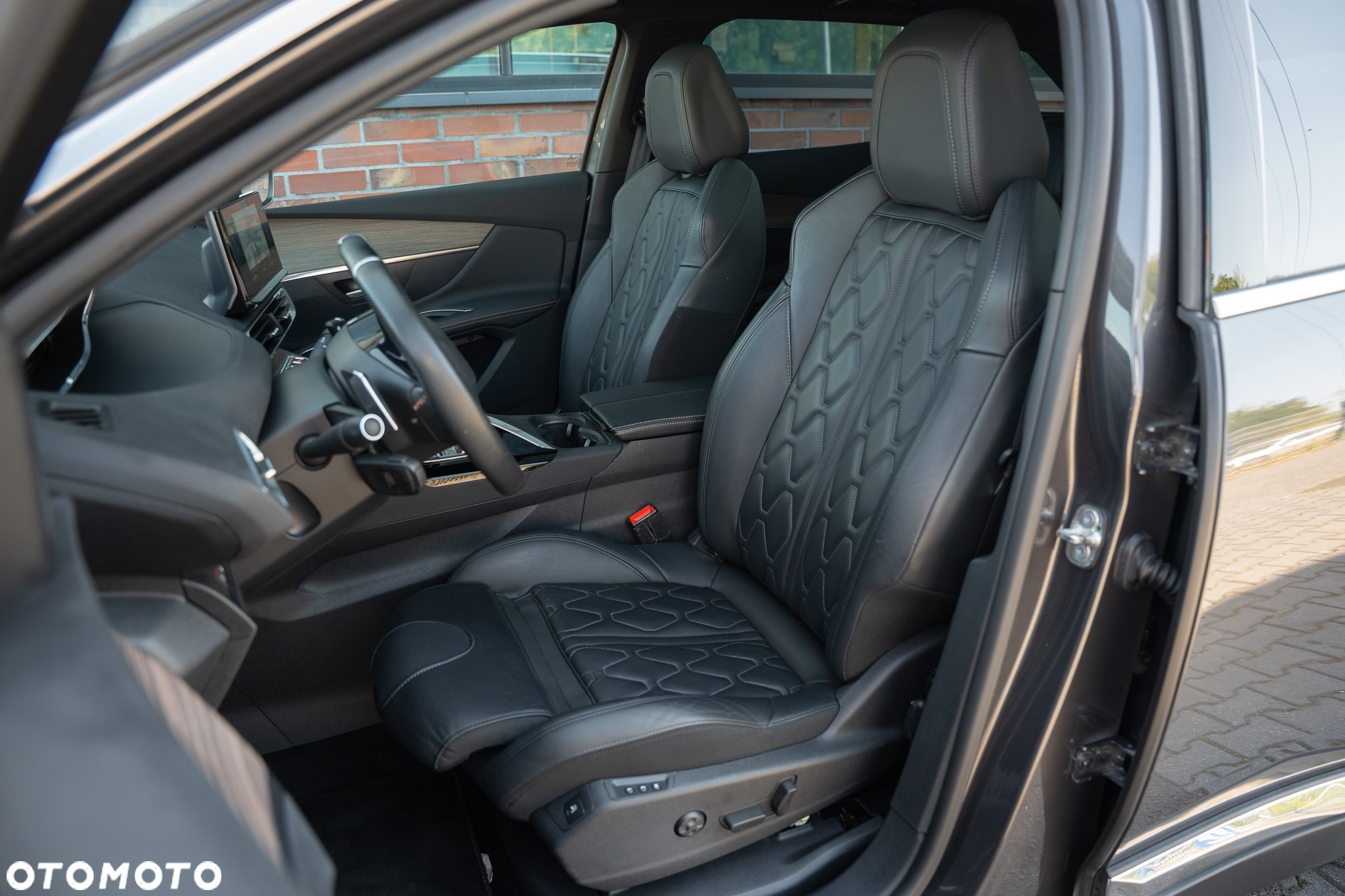 Peugeot 3008 Plug-In Hybrid 225 e-EAT8 GT - 25