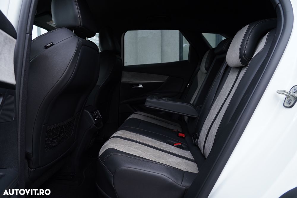 Peugeot 3008 PHEV EAT8 4X4 GT Pack - 23