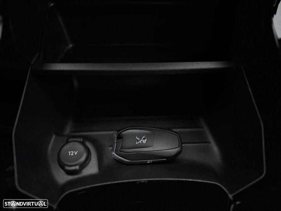 Peugeot e-208 E-Style - 17