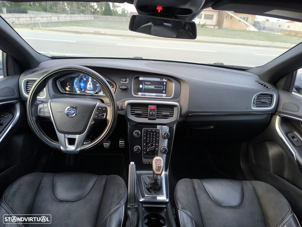 Volvo V40 1.6 D2 R-Design - 33