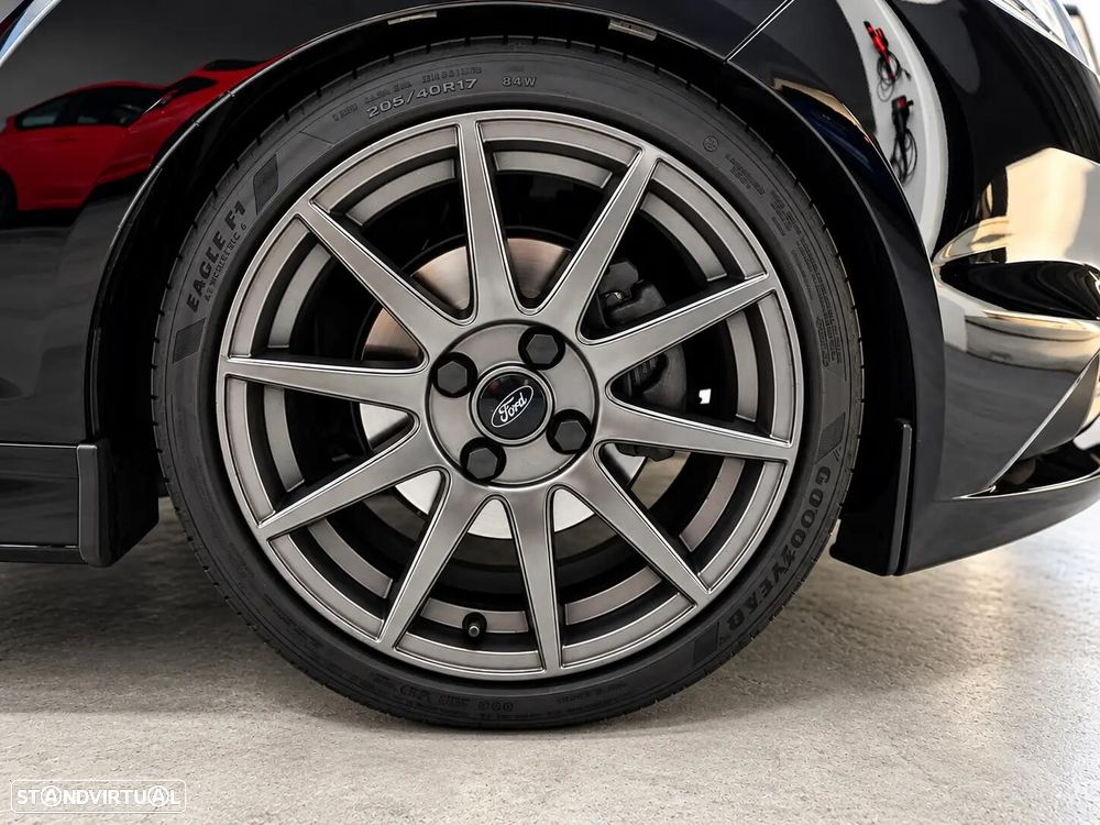 Ford Fiesta 1.6 EcoBoost ST - 28