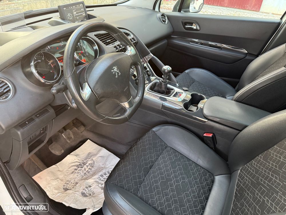 Peugeot 3008 1.6 HDi Allure - 16