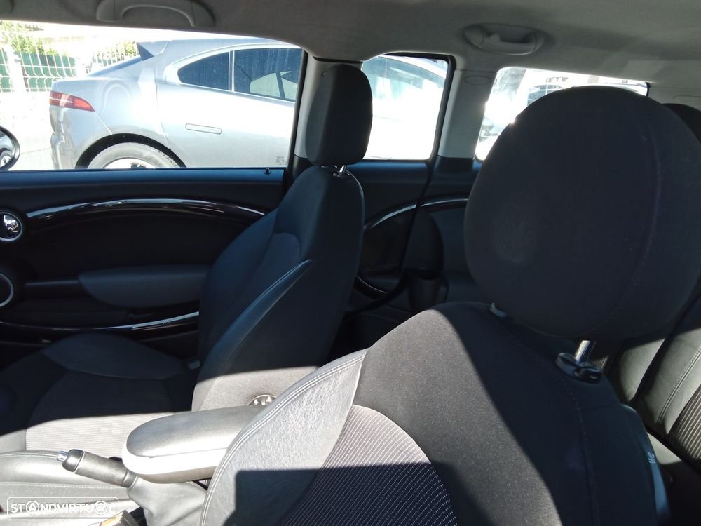 MINI Clubman Cooper D - 26