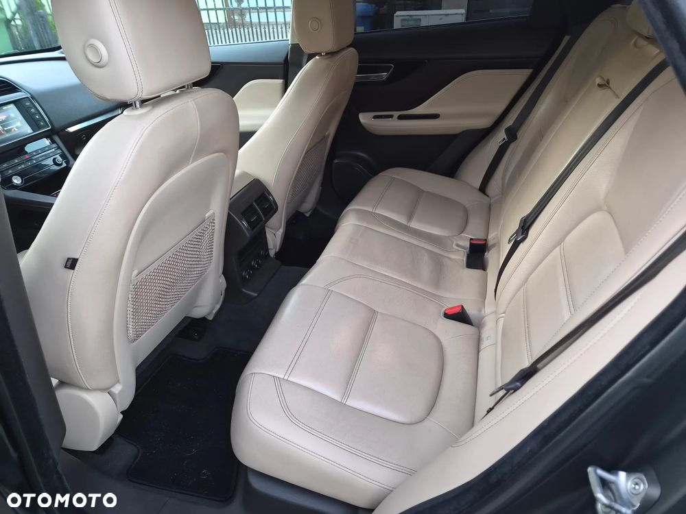 Jaguar F-Pace 20d AWD Prestige - 6