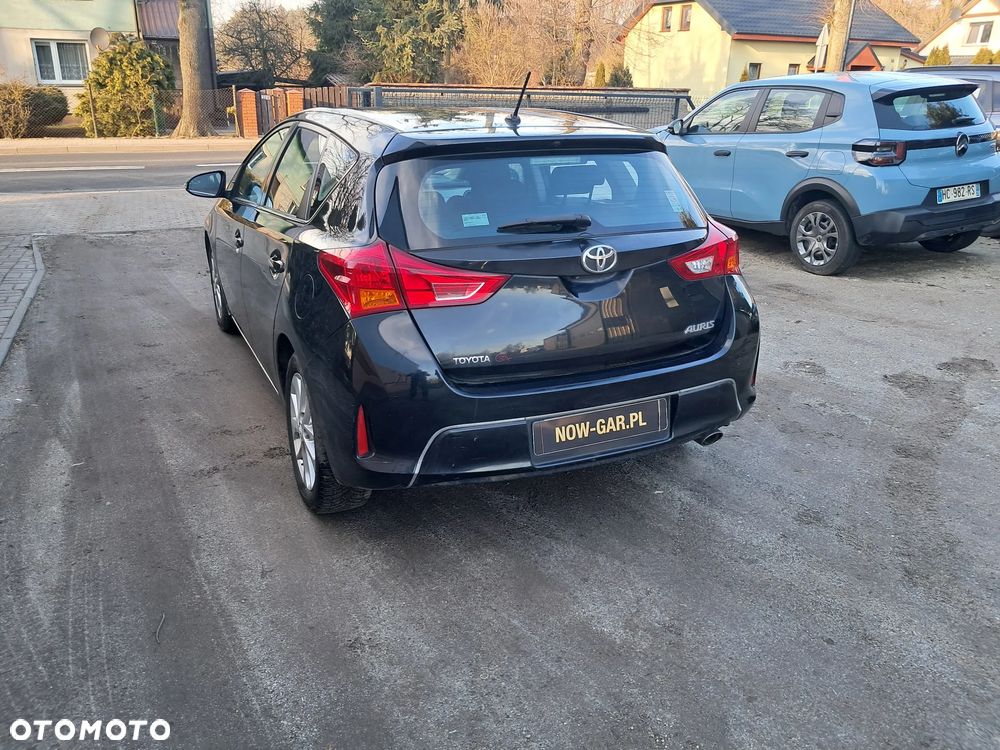 Toyota Auris - 11