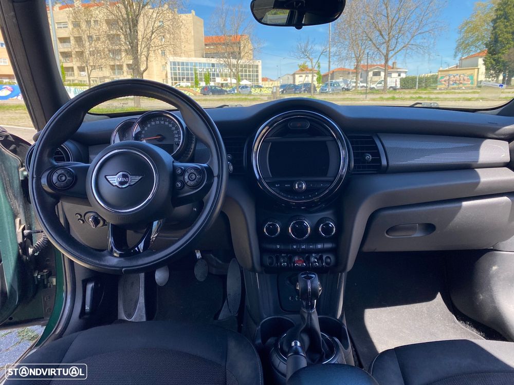 MINI 5 Portas Cooper D - 17