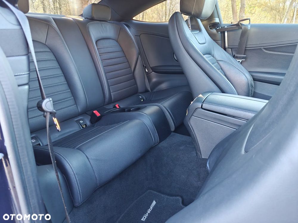 Mercedes-Benz Klasa C 200 9G-TRONIC AMG Line - 22