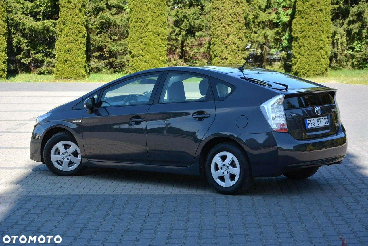 Toyota Prius - 5