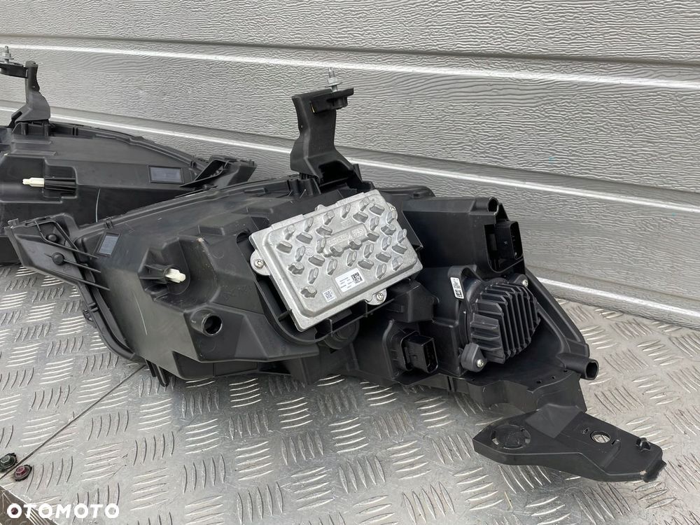 PEUGEOT 208 II LAMPA PRZÓD LEWA FULL LED 9841642080 9841641980 - 8