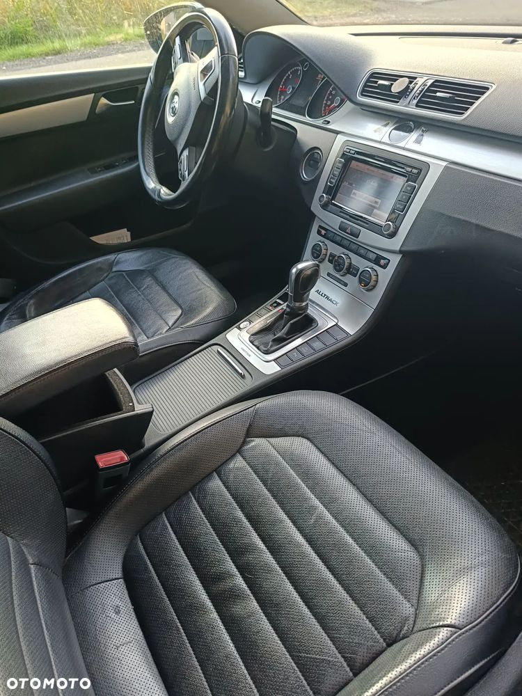 Volkswagen Passat - 11