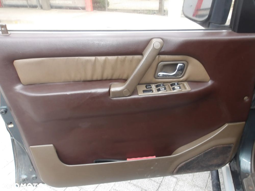 Mitsubishi Pajero - 26