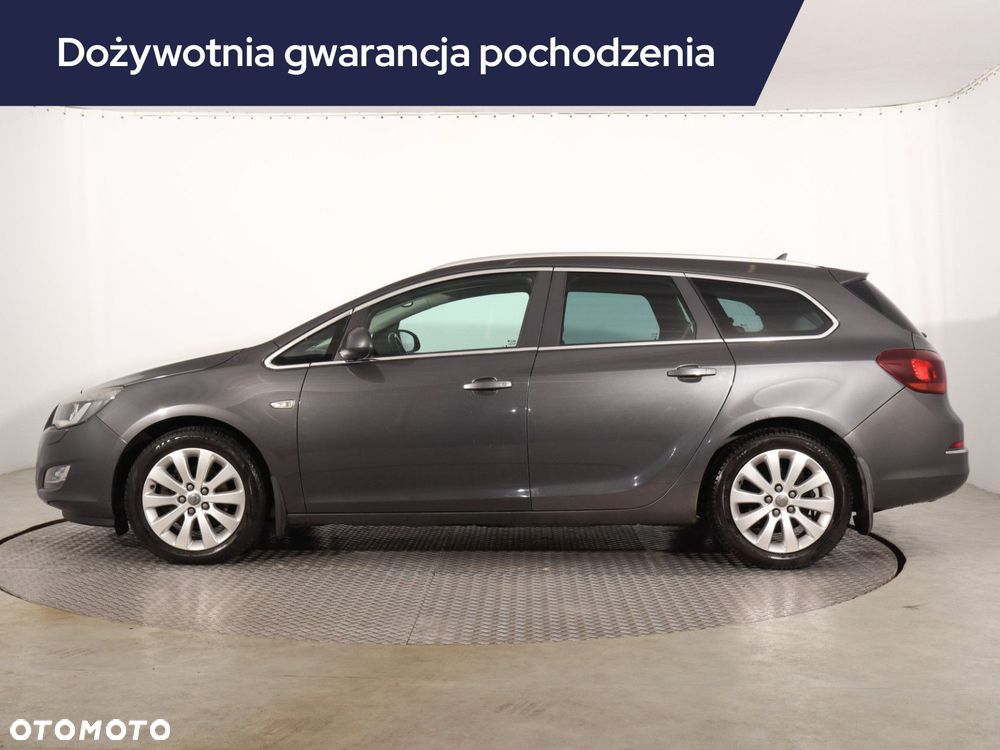 Opel Astra 2011 photo 3