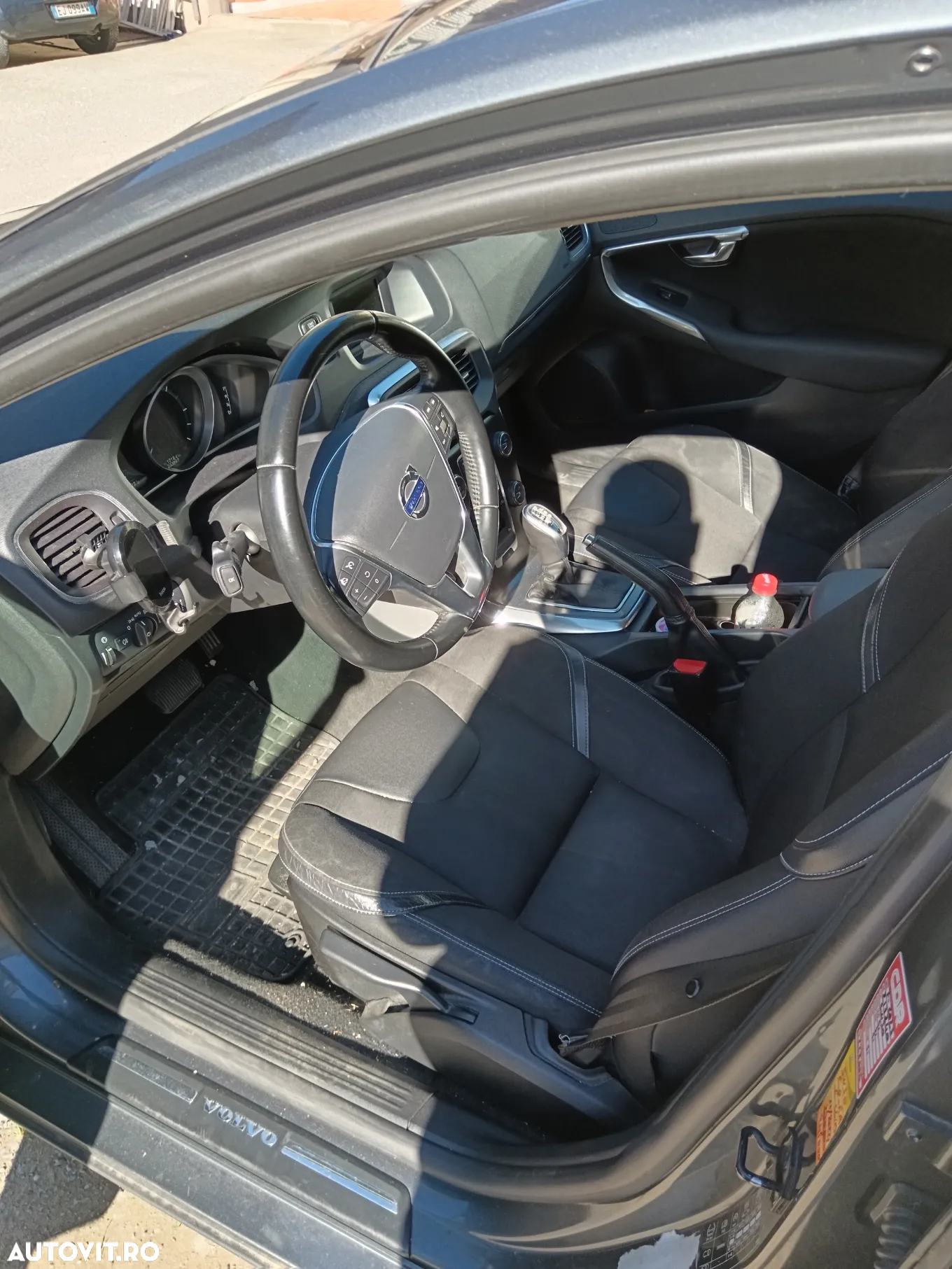 Volvo V40 Cross Country D3 Geartronic Momentum - 4