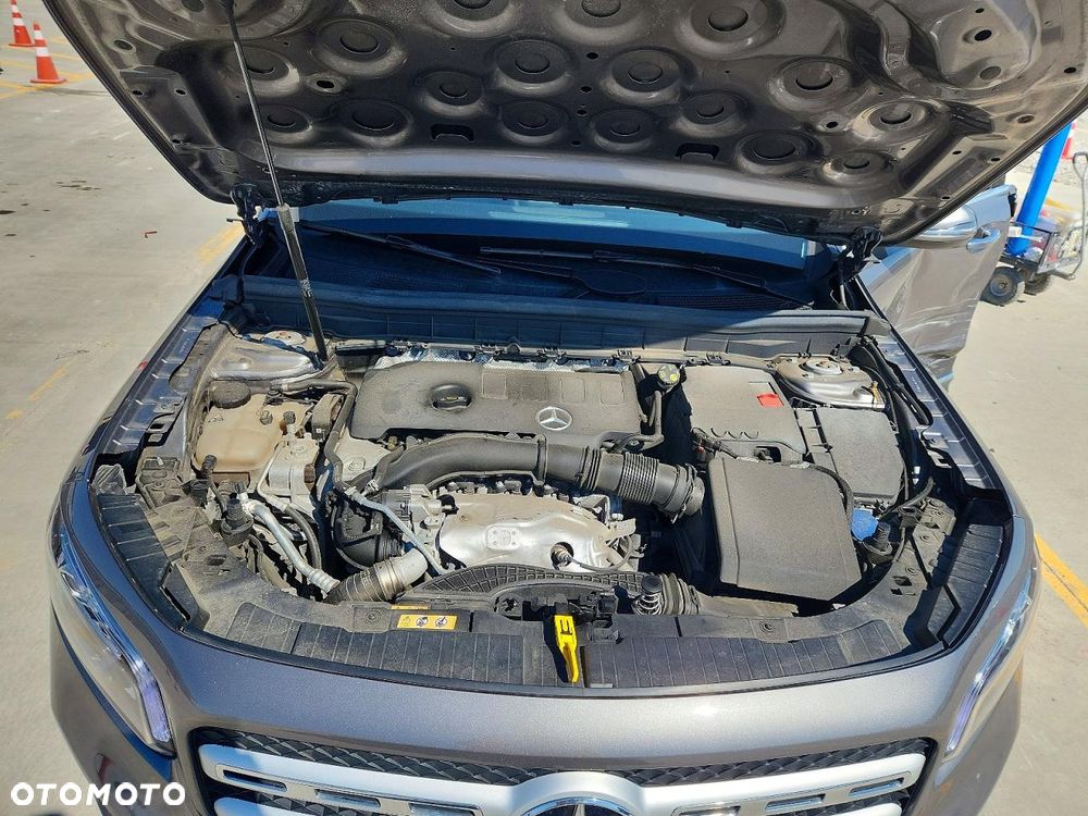 Mercedes-Benz GLB 250 4Matic 8G-DCT AMG Line - 11
