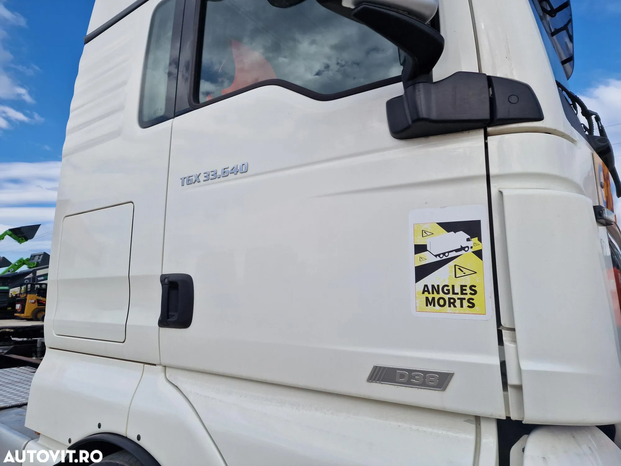 MAN TGX 33.640 6x4, 2019, 353.513km, 650CP euro 6, XXL, cutie automata+INTARDER 6 trepte, 2 paturi, goarne, parasolar, girofar, Anv balon punte fata NOI, posibilitate leasing PROMOTIE 50.900 EUR+Tva - 15