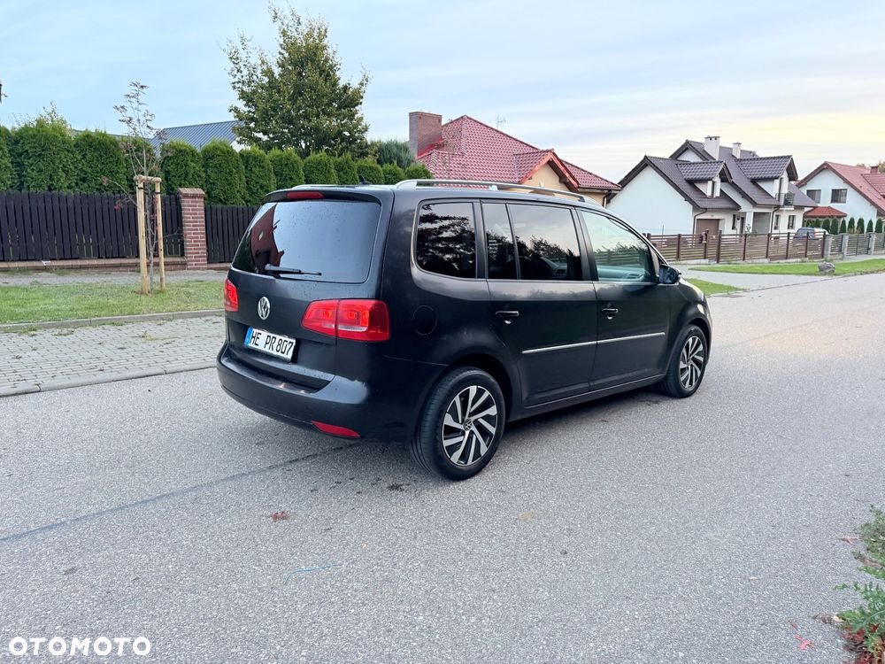 Volkswagen Touran - 25