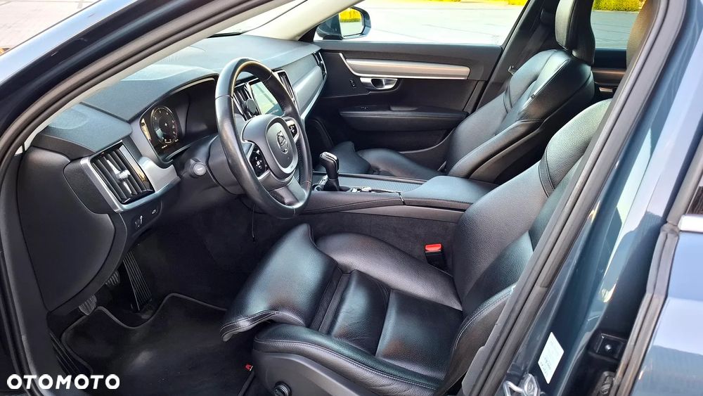 Volvo V90 D3 Momentum - 36