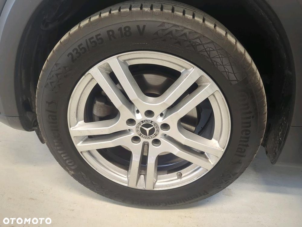 Mercedes-Benz GLB 200 7G-DCT - 5