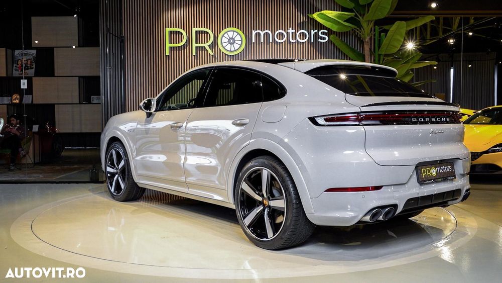 Porsche Cayenne Coupe E-Hybrid - 5