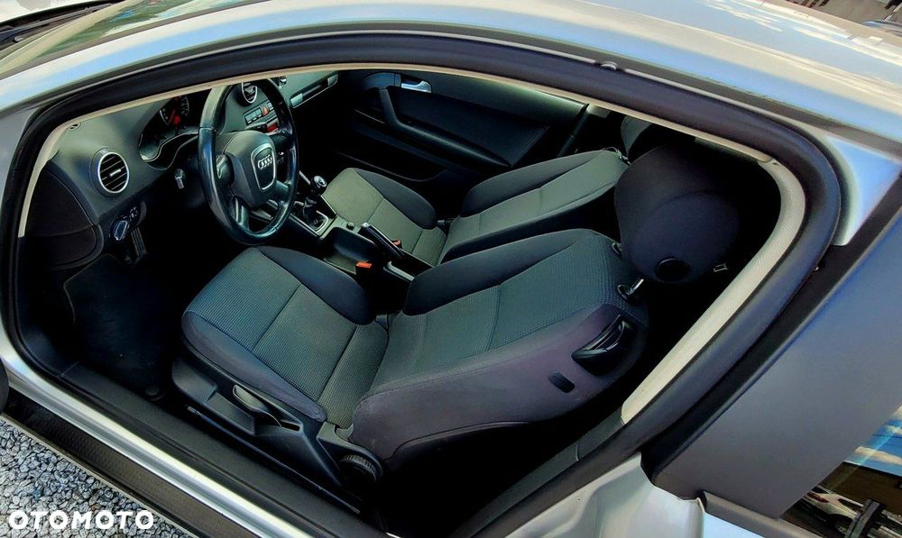 Audi A3 3-drzwiowe 1.6 FSI Attraction - 23