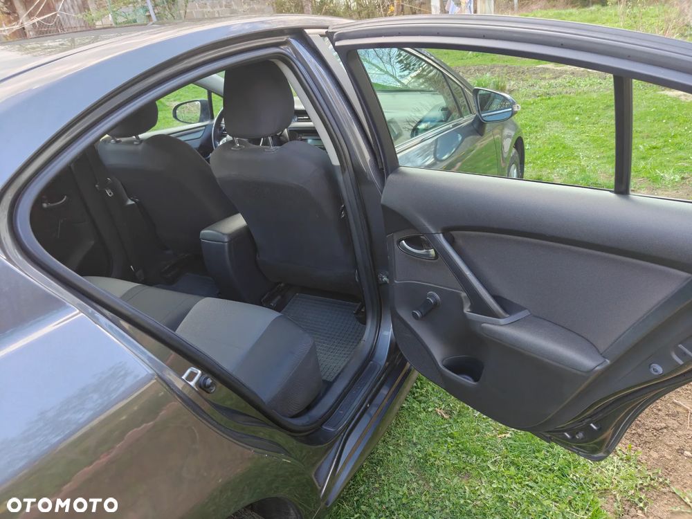 Toyota Avensis 1.6 D-4D Active - 19