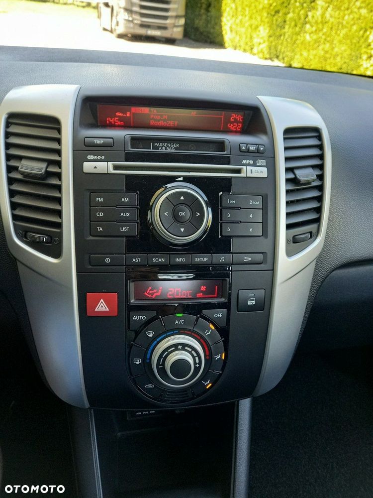 Kia Venga - 32